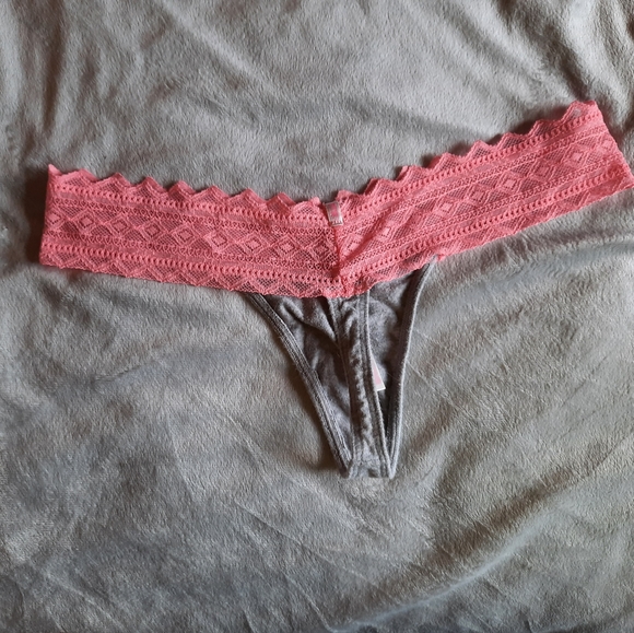 Victoria's Secret g-string Large - Picture 2 of 2